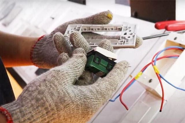 Công tắc 2 chiều là gì? Cách đấu công tắc điện 2 chiều cơ bản tại nhà