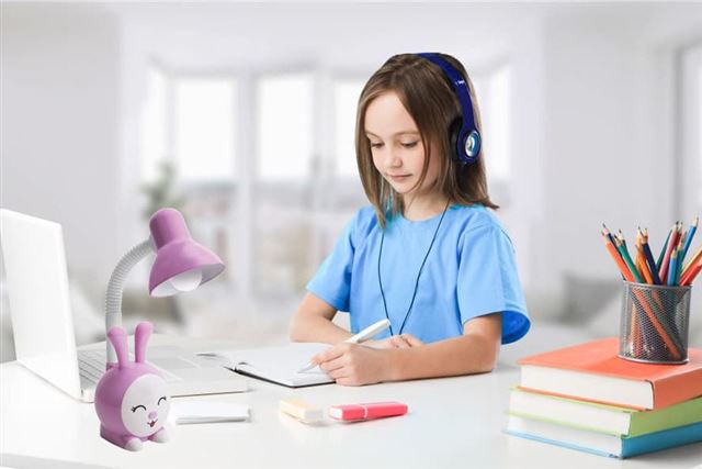 Đèn học cho bé Roman - Bé an toàn, Mẹ yên tâm