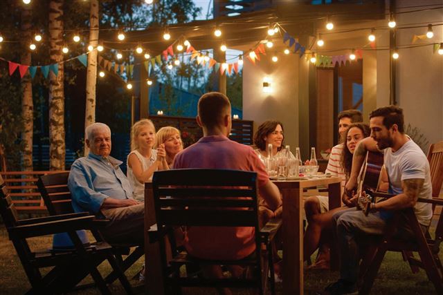 Đèn chiếu sáng ngoài trời và những ý tưởng trang trí hấp dẫn